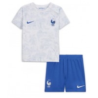Frankreich Fußballbekleidung Auswärtstrikot Kinder WM 2022 Kurzarm (+ kurze hosen)